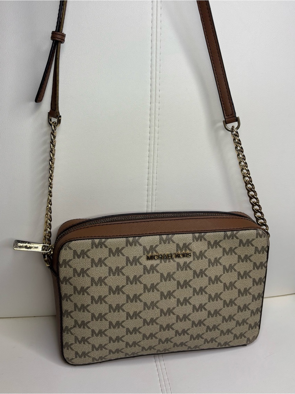 Michael Kors Jet Set Medium East West (EW) Crossbody Bag